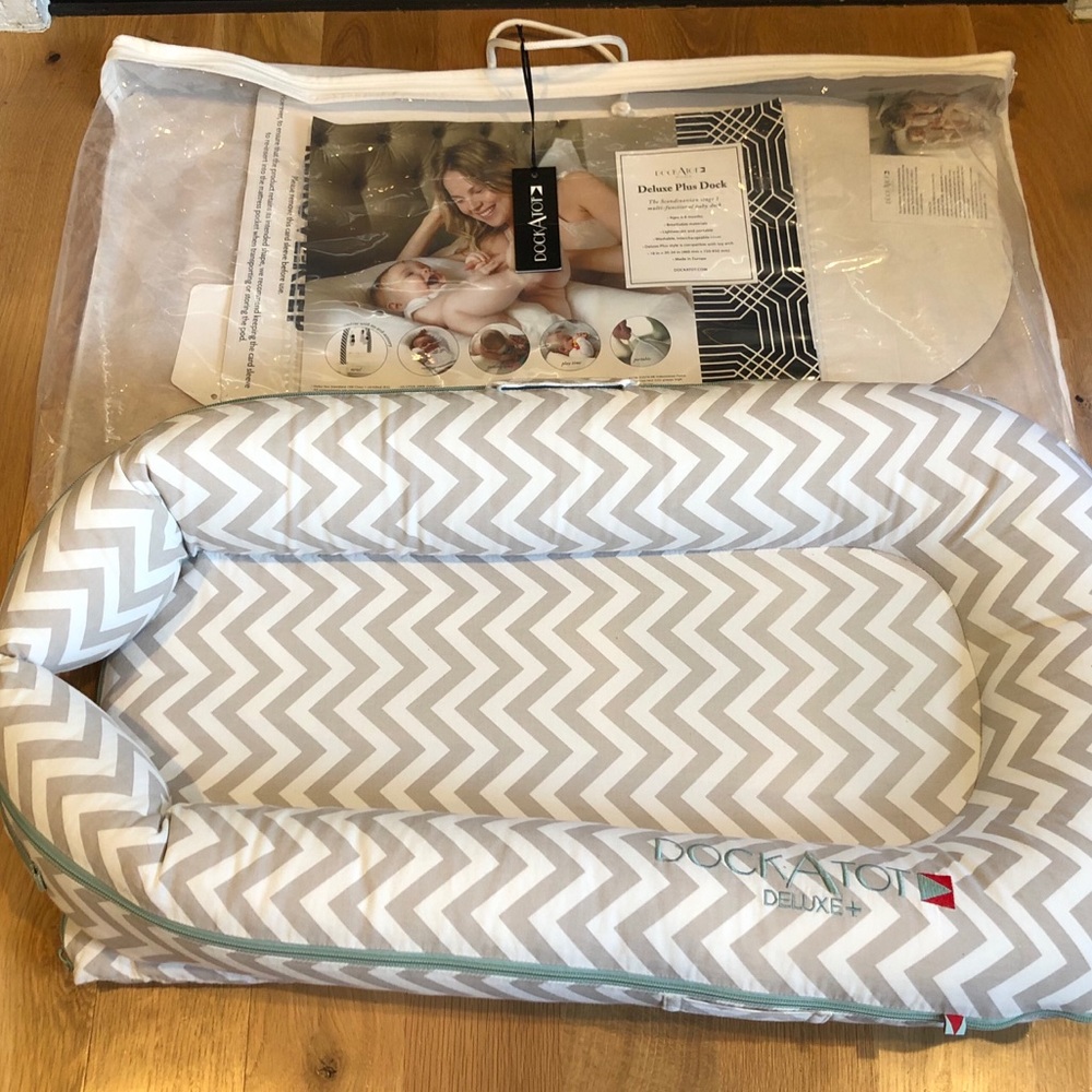 DockATot Deluxe+ silver lining chevron